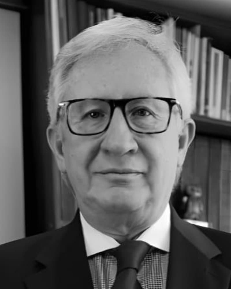 Retrato del Dr. Marcos Sebastián Guayasamín Villacís, socio fundador de EJAL